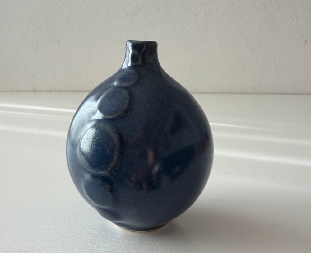 Signed Vintage Jonathan Adler Blue Circles Bud Vase Ceramic Porcelain Excellent!